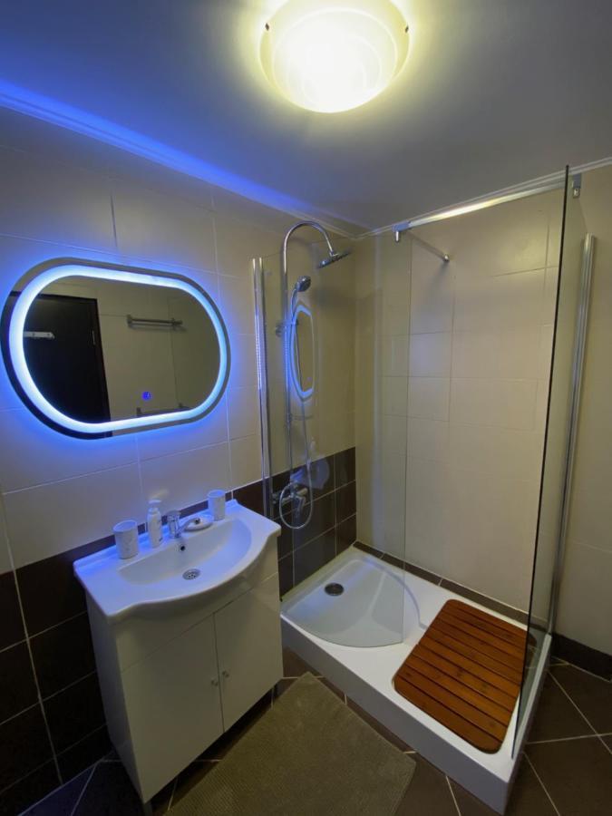 Ioana'S Apartament Apartment Синая Екстериор снимка